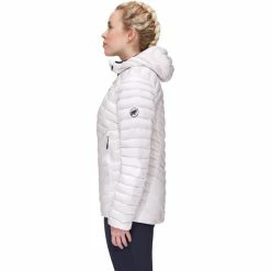 Top 10 🎁 Mammut Broad Peak IN Hooded Jacket 👩 Women white/marine ⌛ -Outlet Down Jackets Store mammut broad peak in hooded jacket women white marine 3